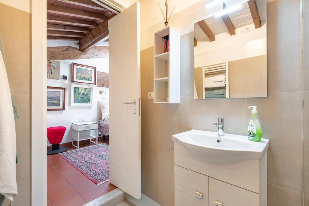 - Anthurium Apartment *